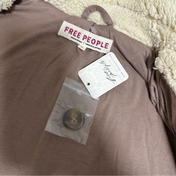 NEW Free People Sherpa Coat Size M - Picture 4 of 9